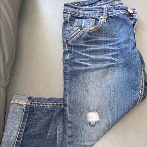 Almost famous Capri jeans